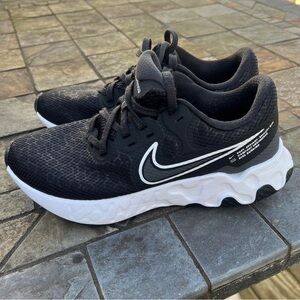 Nike Running Shoes - Stroke